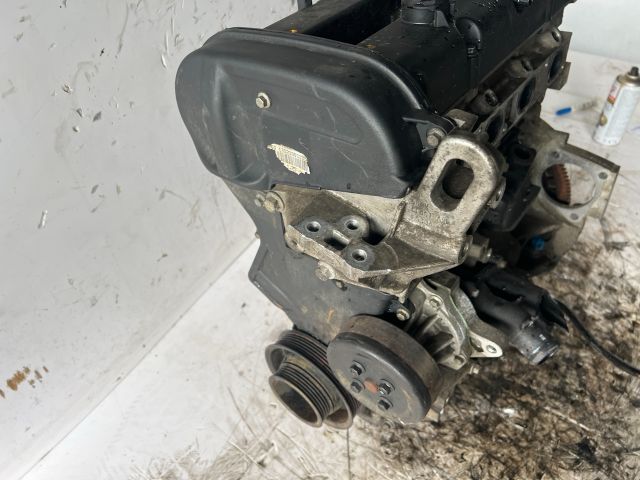 bontott FORD FIESTA V Motor (Fűzött blokk hengerfejjel)