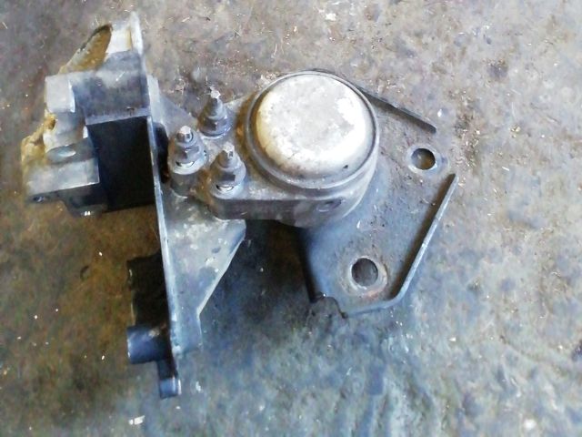 bontott FORD FIESTA V Motor Tartó Bak Jobb