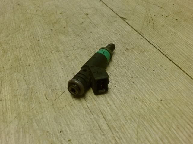 bontott FORD FIESTA V Porlasztó (1 db)