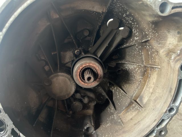 bontott FORD FIESTA V Váltó (Mechanikus)