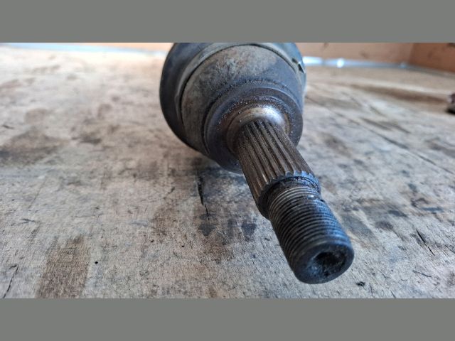 bontott FORD FIESTA V Bal Féltengely