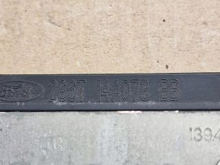 bontott FORD FIESTA V Biztosítéktábla Motortér