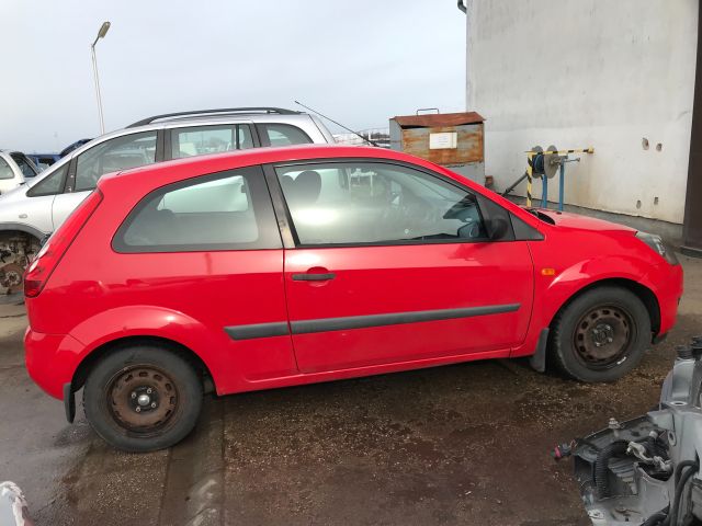 bontott FORD FIESTA V Biztosítéktábla Motortér