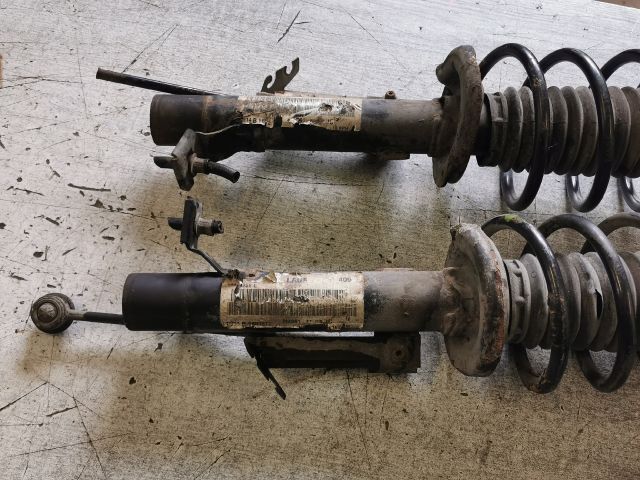 bontott FORD FIESTA V Első Lengéscsillapító Pár