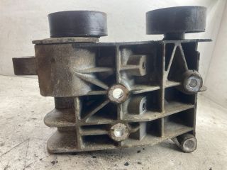 bontott FORD FIESTA V Generátor Tartó Bak