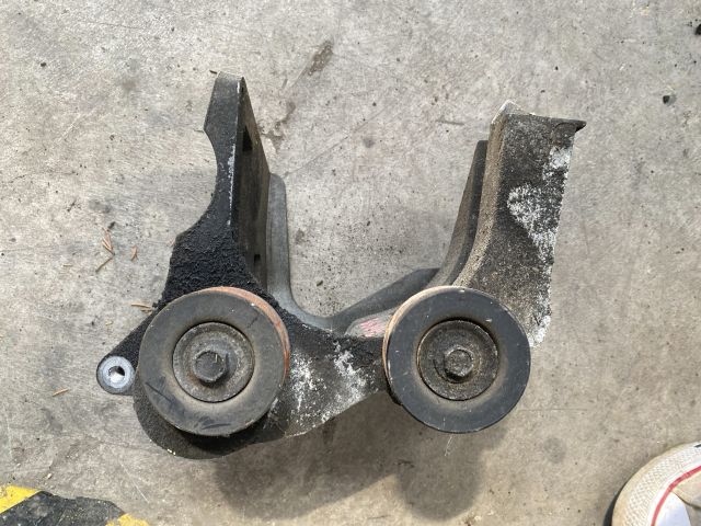 bontott FORD FIESTA V Generátor Tartó Bak