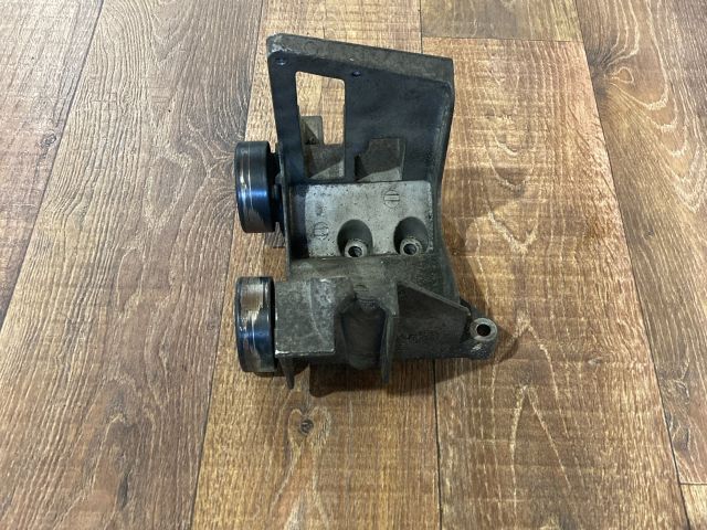 bontott FORD FIESTA V Generátor Tartó Bak