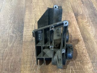 bontott FORD FIESTA V Generátor Tartó Bak