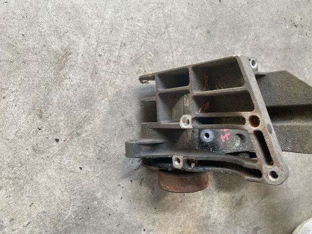 bontott FORD FIESTA V Generátor Tartó Bak