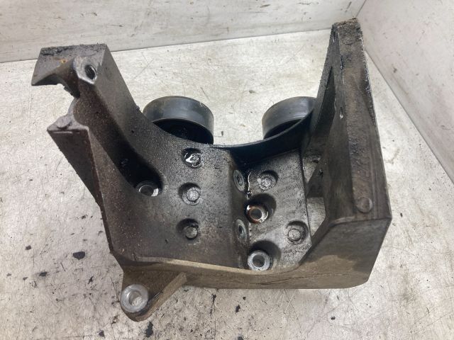 bontott FORD FIESTA V Generátor Tartó Bak