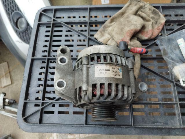 bontott FORD FIESTA V Generátor