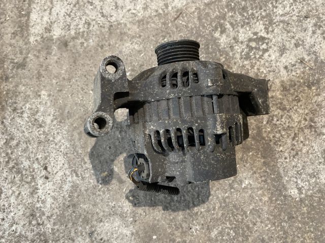 bontott FORD FIESTA V Generátor