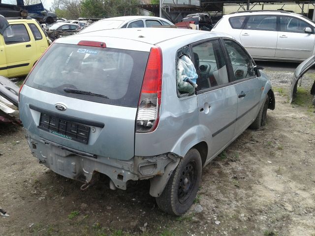 bontott FORD FIESTA V Jobb első Csonkállvány Kerékaggyal