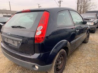 bontott FORD FIESTA V Jobb hátsó Féknyereg Munkahengerrel