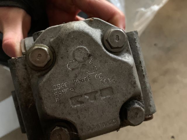 bontott FORD FIESTA V Kormányszervó Motor (Hidraulikus)