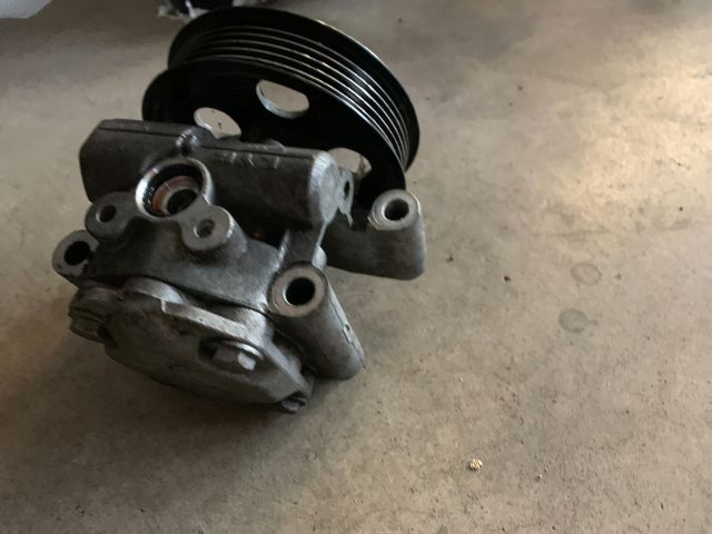 bontott FORD FIESTA V Kormányszervó Motor (Hidraulikus)