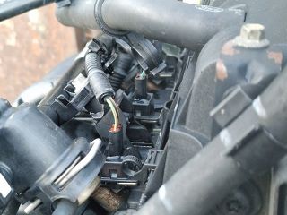 bontott FORD FIESTA V Motor (Fűzött blokk hengerfejjel)