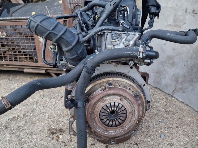 bontott FORD FIESTA V Motor (Fűzött blokk hengerfejjel)