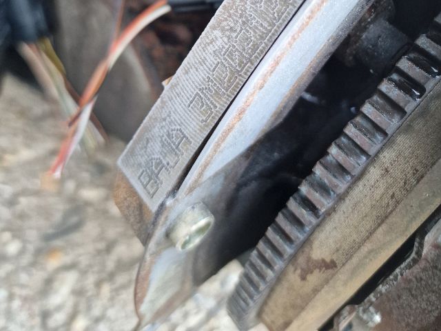 bontott FORD FIESTA V Motor (Fűzött blokk hengerfejjel)