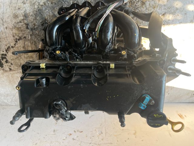 bontott FORD FIESTA V Motor (Fűzött blokk hengerfejjel)