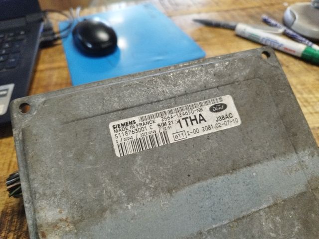 bontott FORD FIESTA V Motorvezérlő