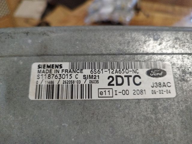 bontott FORD FIESTA V Motorvezérlő