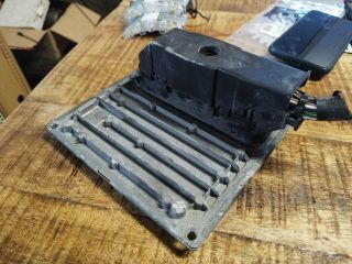 bontott FORD FIESTA V Motorvezérlő