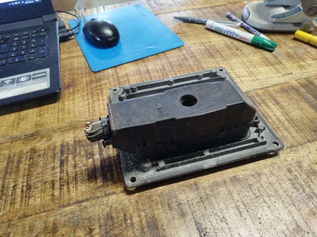 bontott FORD FIESTA V Motorvezérlő