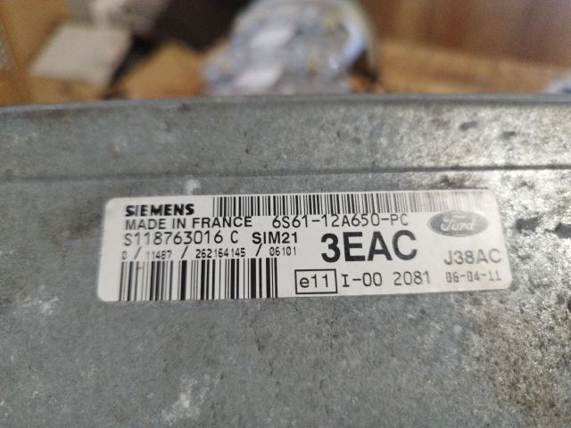 bontott FORD FIESTA V Motorvezérlő