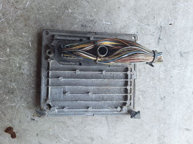 bontott FORD FIESTA V Motorvezérlő