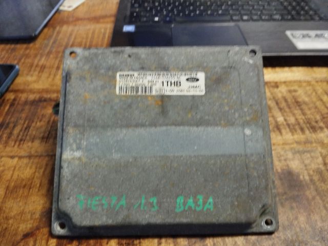 bontott FORD FIESTA V Motorvezérlő