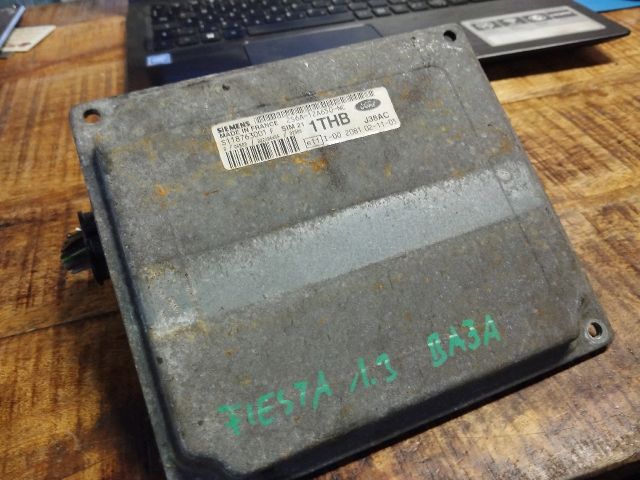 bontott FORD FIESTA V Motorvezérlő