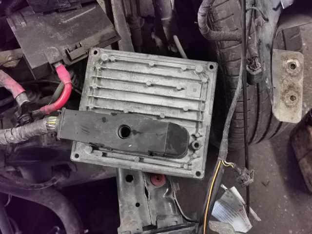 bontott FORD FIESTA V Motorvezérlő