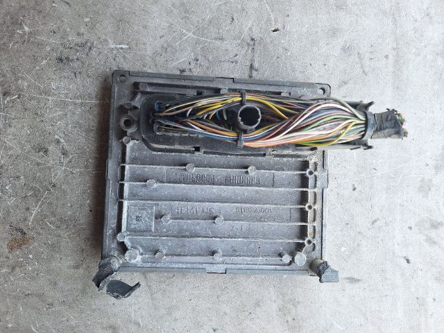 bontott FORD FIESTA V Motorvezérlő