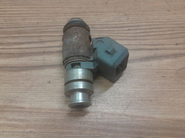 bontott FORD FIESTA V Porlasztó (1 db)