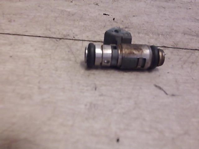 bontott FORD FIESTA V Porlasztó (1 db)