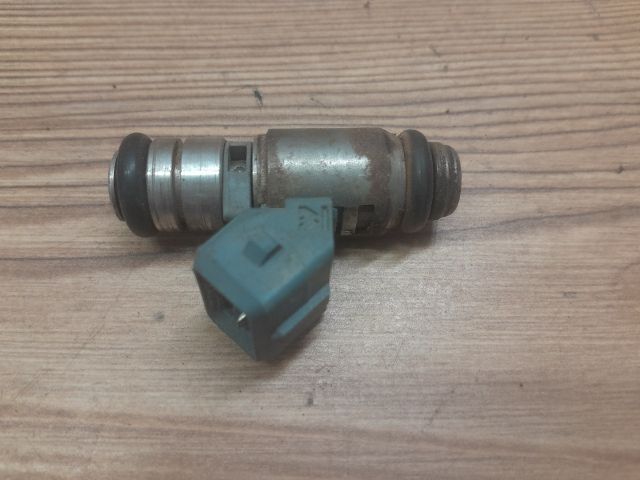 bontott FORD FIESTA V Porlasztó (1 db)