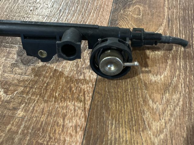 bontott FORD FIESTA V Porlasztó Sor / Híd