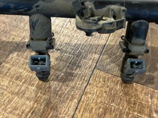 bontott FORD FIESTA V Porlasztó Sor / Híd