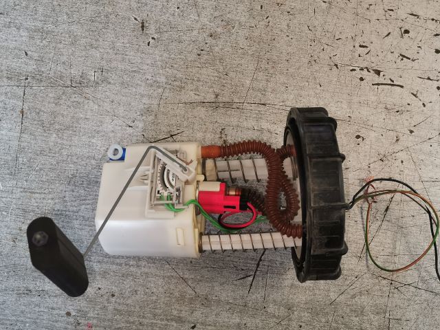 bontott FORD FIESTA V Üzemanyag Szivattyú