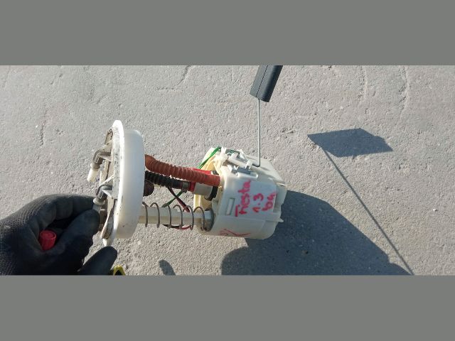 bontott FORD FIESTA V Üzemanyag Szivattyú