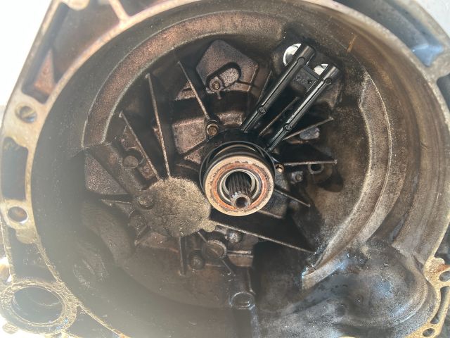 bontott FORD FIESTA V Váltó (Mechanikus)