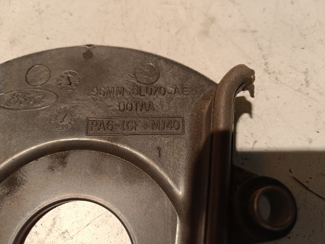 bontott FORD FIESTA V Alsó Vezérlés Burkolat