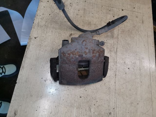 bontott FORD FIESTA V Bal első Féknyereg Munkahengerrel