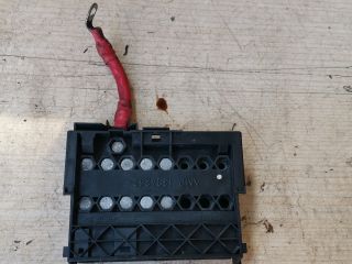 bontott FORD FIESTA V Biztosítéktábla Motortér