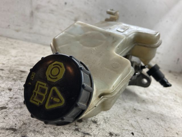 bontott FORD FIESTA V Főfékhenger