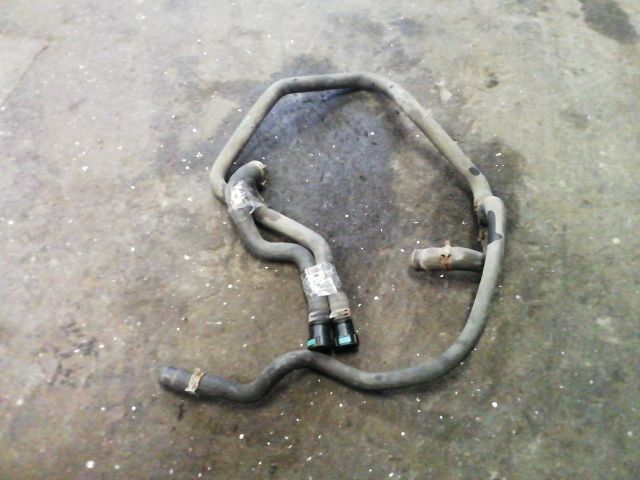 bontott FORD FIESTA V Fűtőradiátor Vízcső Alsó