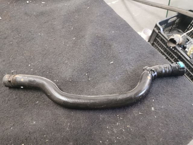 bontott FORD FIESTA V Fűtőradiátor Vízcső Alsó