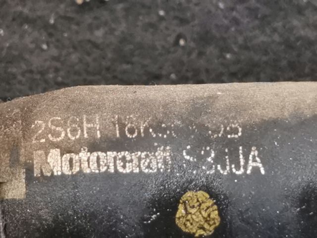 bontott FORD FIESTA V Fűtőradiátor Vízcső Alsó