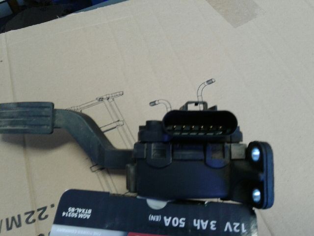 bontott FORD FIESTA V Gázpedál (Elektromos)